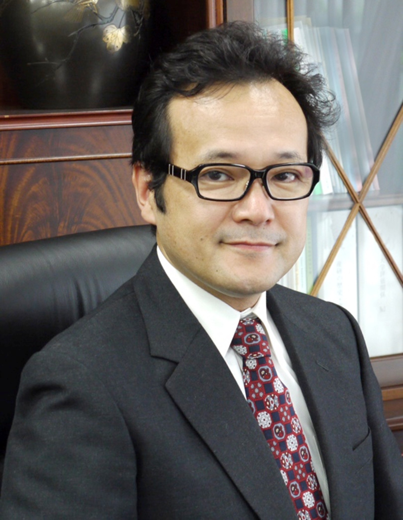 八木 康史 教授