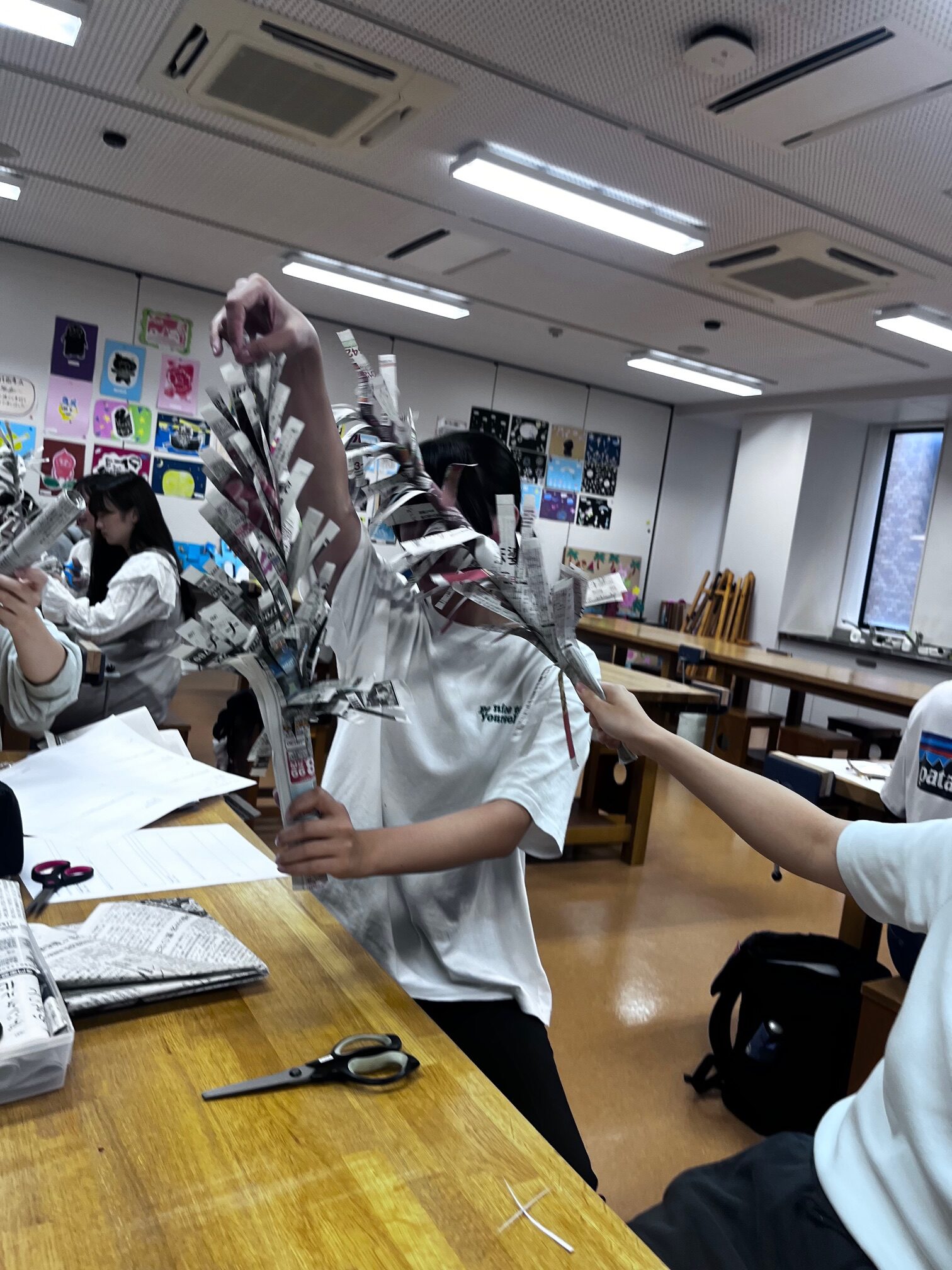 授業紹介　総合表現Ⅱ　新聞あそび