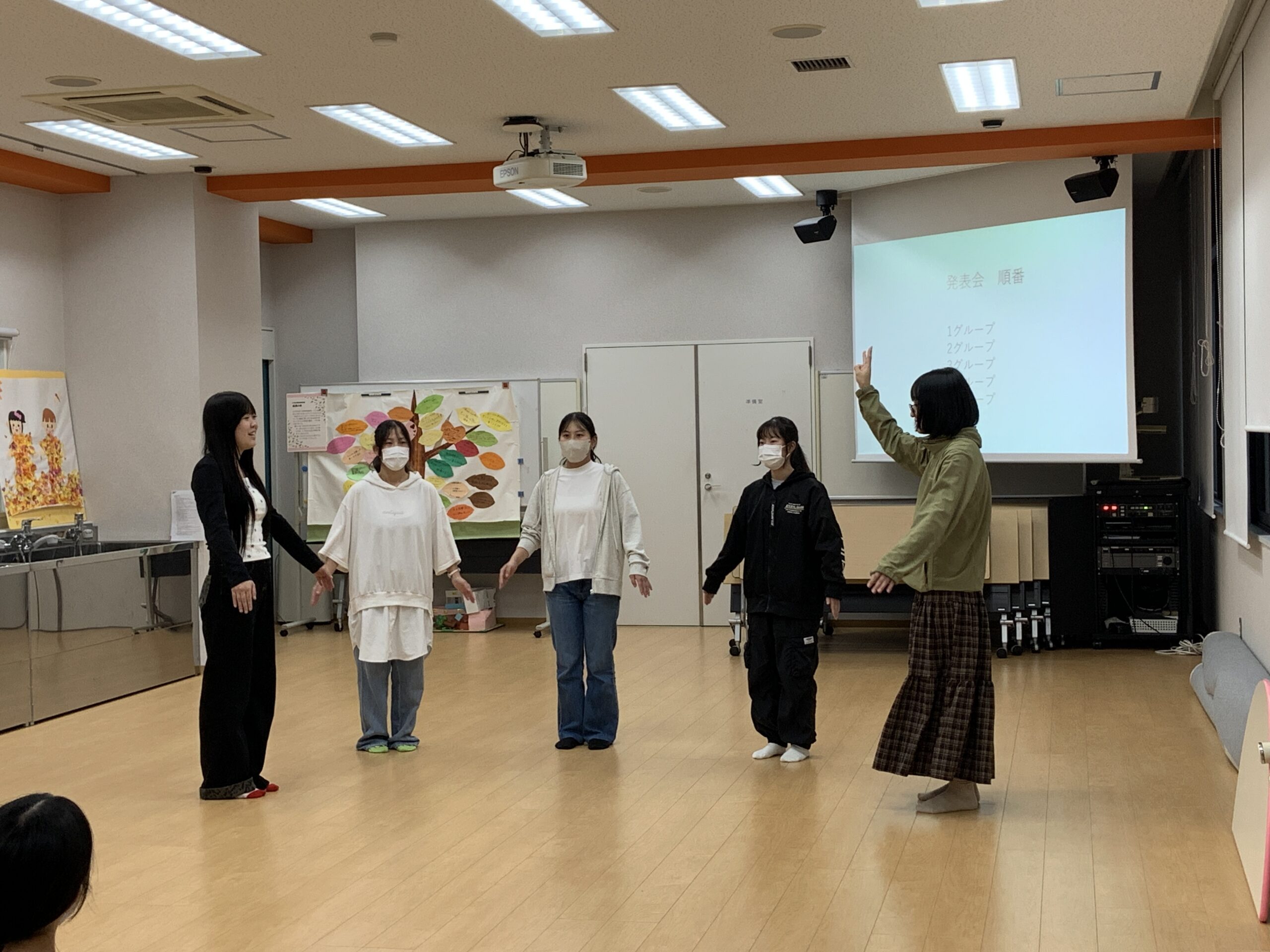 授業紹介〈総合表現Ⅰ〉今年もしました。ヴォイスアンサンブル〈野菜の気持ち〉！