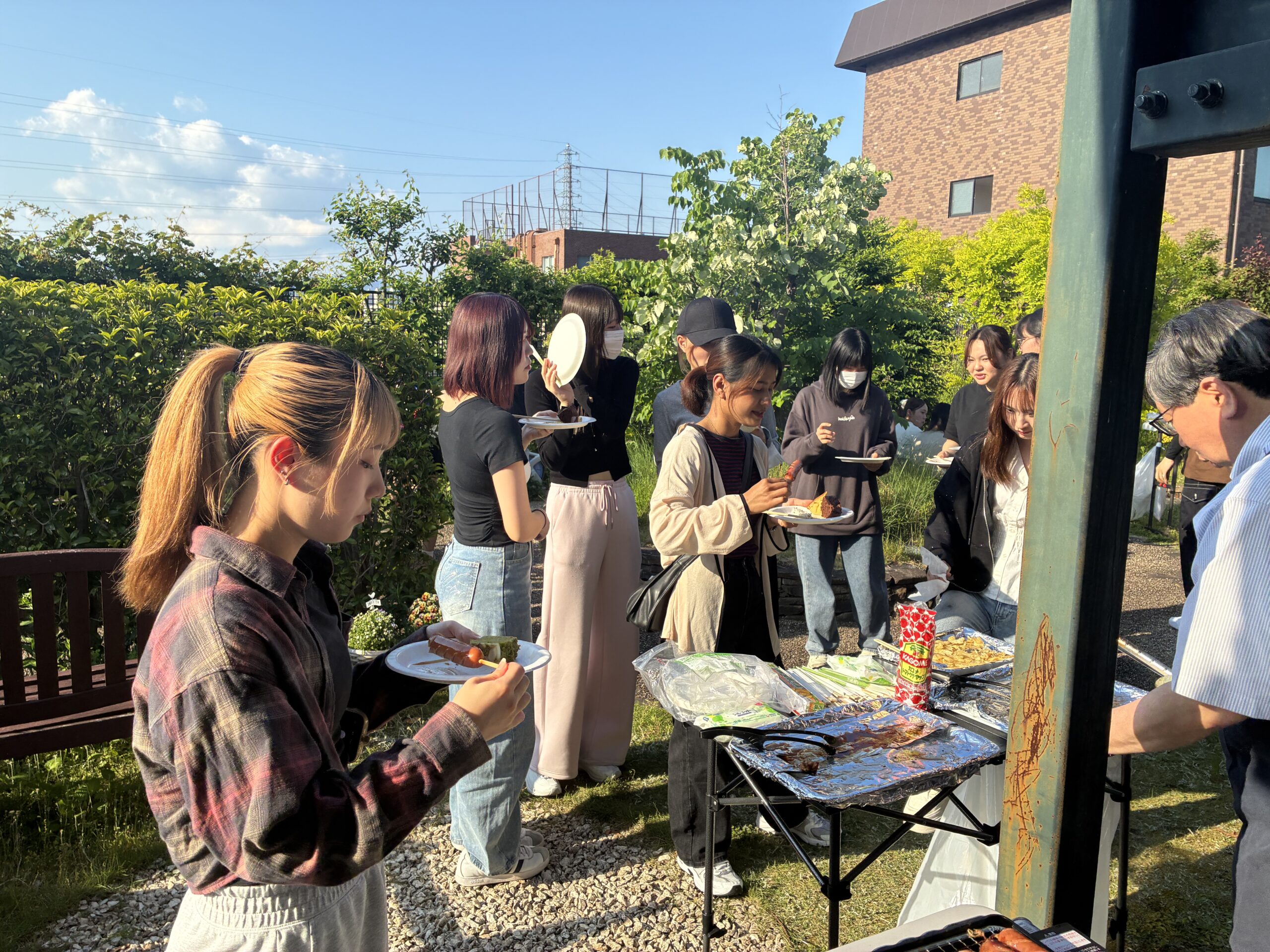 気分は夏だ！屋上庭園でBBQだ！　ライフデザイン学科スペシャルイベント