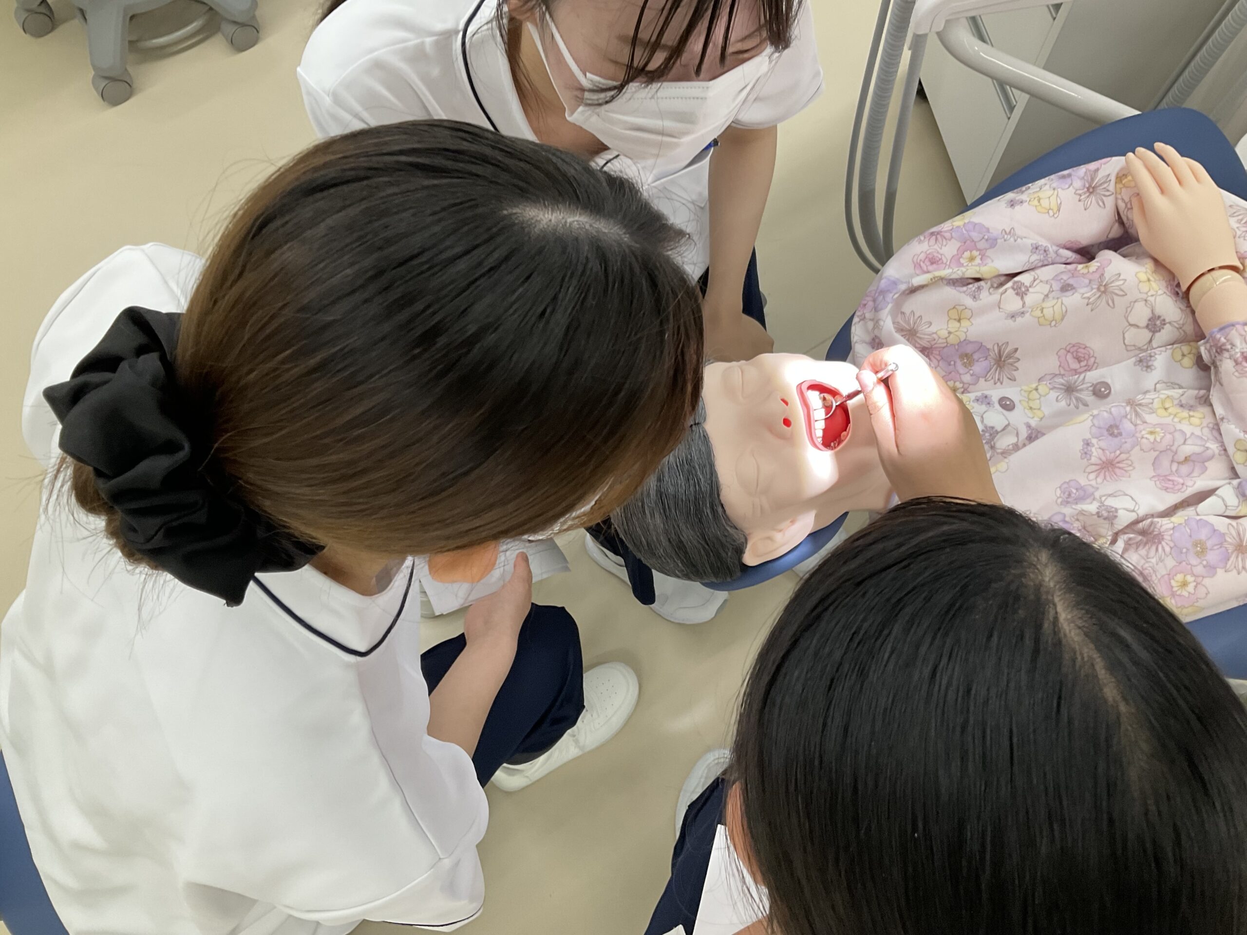 【体験レポ】「食べる」って、こんなに深い！？大学の授業で“口の中”を探検してみた！ 突然ですが、みなさんは「食べること」、好きですか？