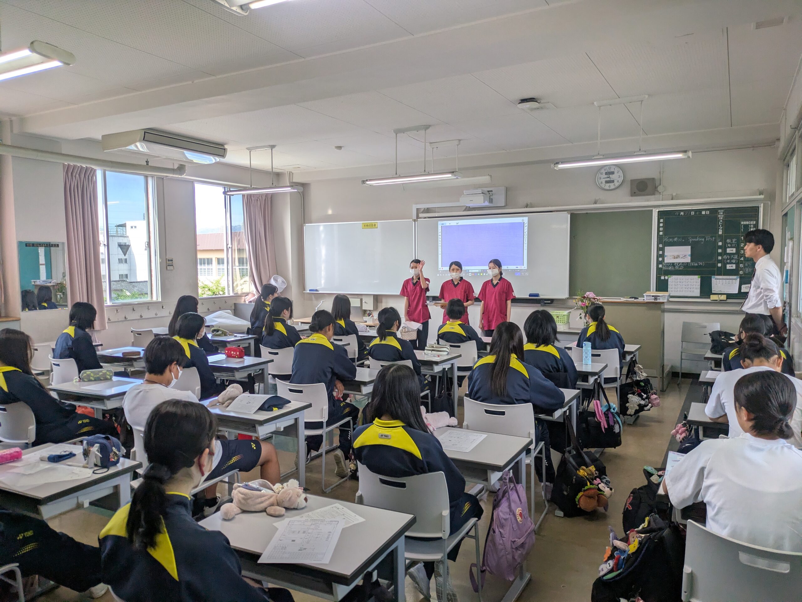 3年生が光華中学校・高等学校で歯科保健指導を行いました