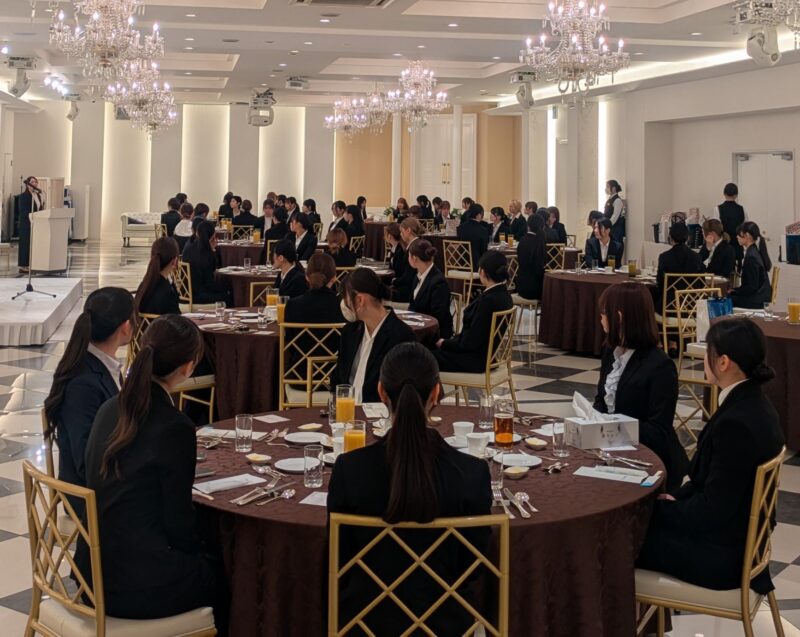 新入生研修の食事会