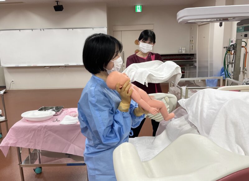 病院実習に行っています