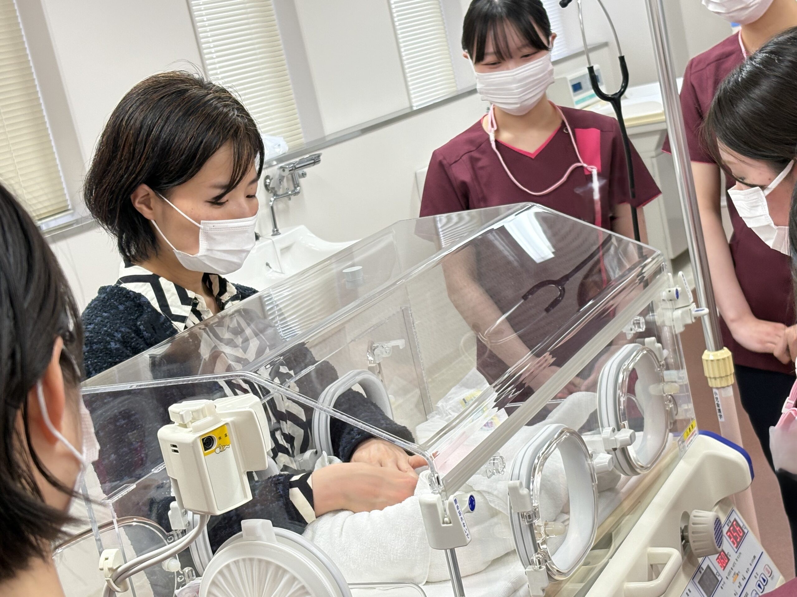 NICU（Neonatal Intensive Care Unit）のケアについて学びました