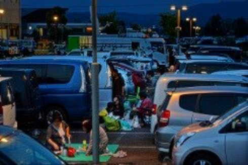平成28年熊本地震時の車中泊の様子