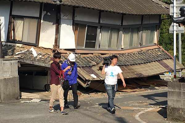 平成28年熊本地震の発生によって倒壊した家屋。
