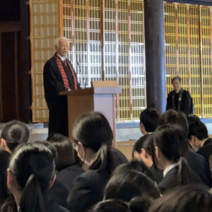 講話を行う一郷正道・前学長