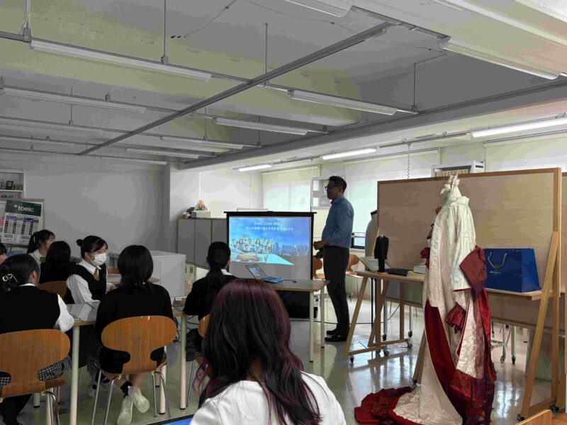 内部進学説明会が行われました